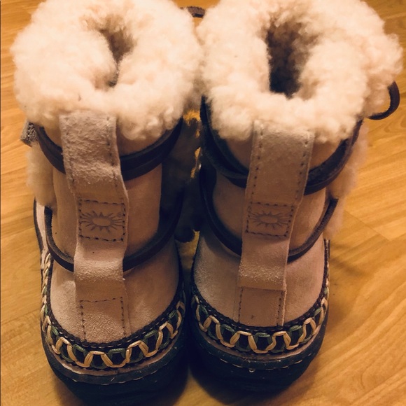 Ugg Boots. Worn once! These are so adorable & in perfect condition! - Picture 9 of 11